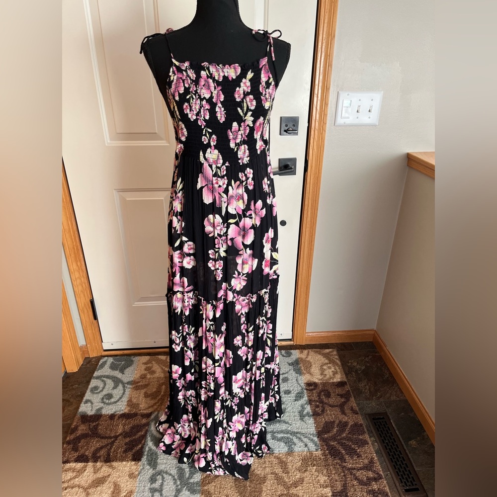 Free People Intimately black pink floral garden party flowy boho maxi dress. XS